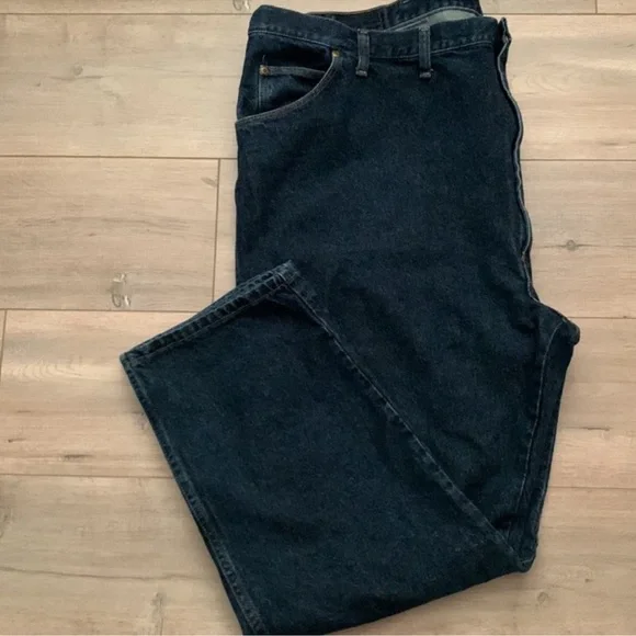 Wrangler Men's Dark Blue Relaxed Fit Jeans - Picture 8 of 10